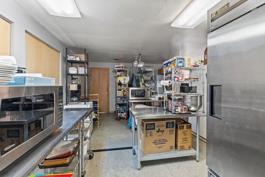 More Photos Of 114 N Capron St, Berlin Restaurant For Sale