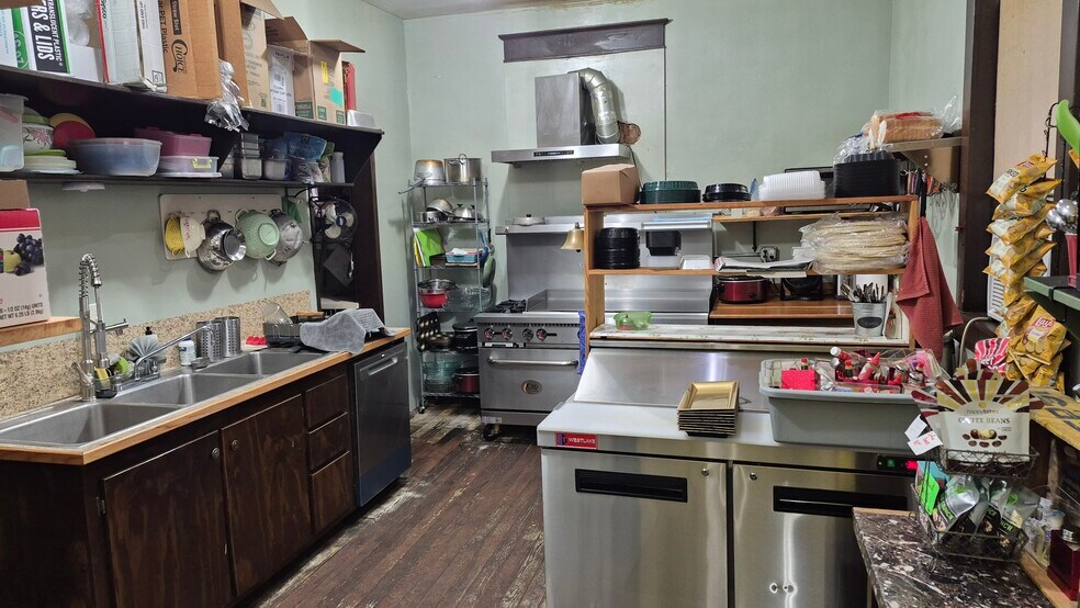 More Photos Of 139 W Peoria St, Paola Apartments For Lease