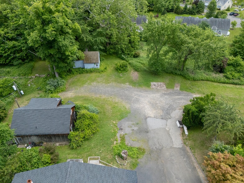 More Photos Of 329 Kent Rd, New Milford Apartments For Sale