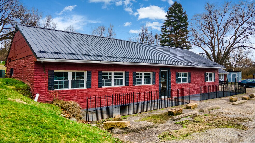 More Photos Of 903 OH-152, Bloomingdale Freestanding For Sale