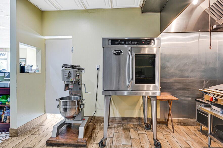 More Photos Of 4690 Burke Rd, Pasadena Storefront Retail Office For Sale