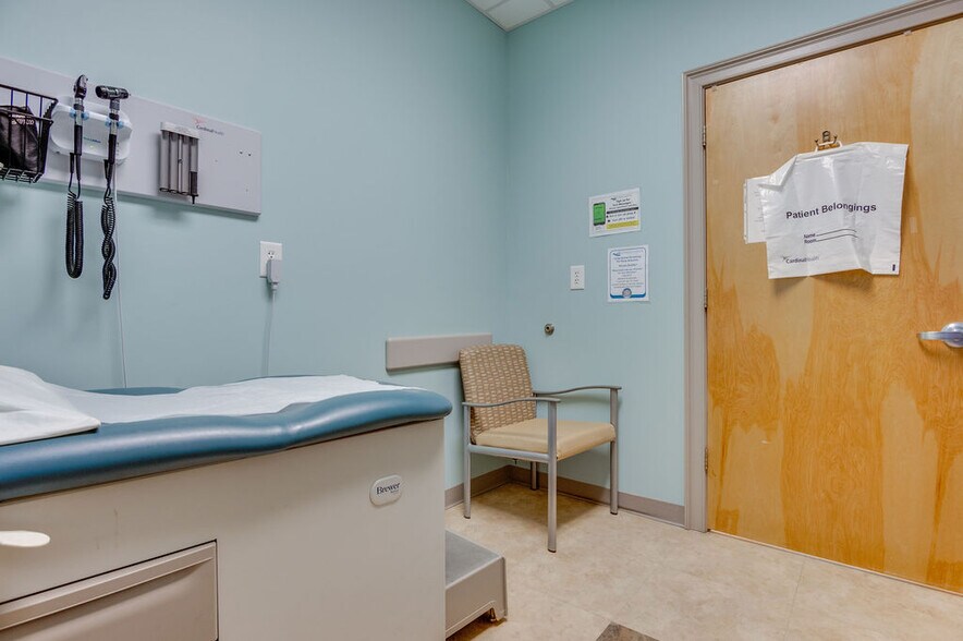 More Photos Of 4275 Western Blvd, Jacksonville Medical For Sale