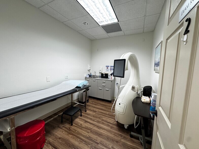 More Photos Of 4691-4695 Old Canoe Creek Rd, Saint Cloud Medical For Lease
