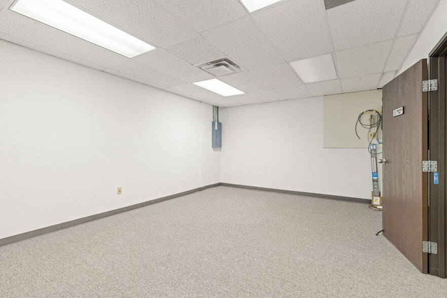 More Photos Of 1301-1333 W 121st Ave, Denver Flex For Lease