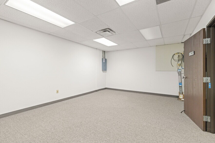 More Photos Of 1301-1333 W 121st Ave, Denver Flex For Lease