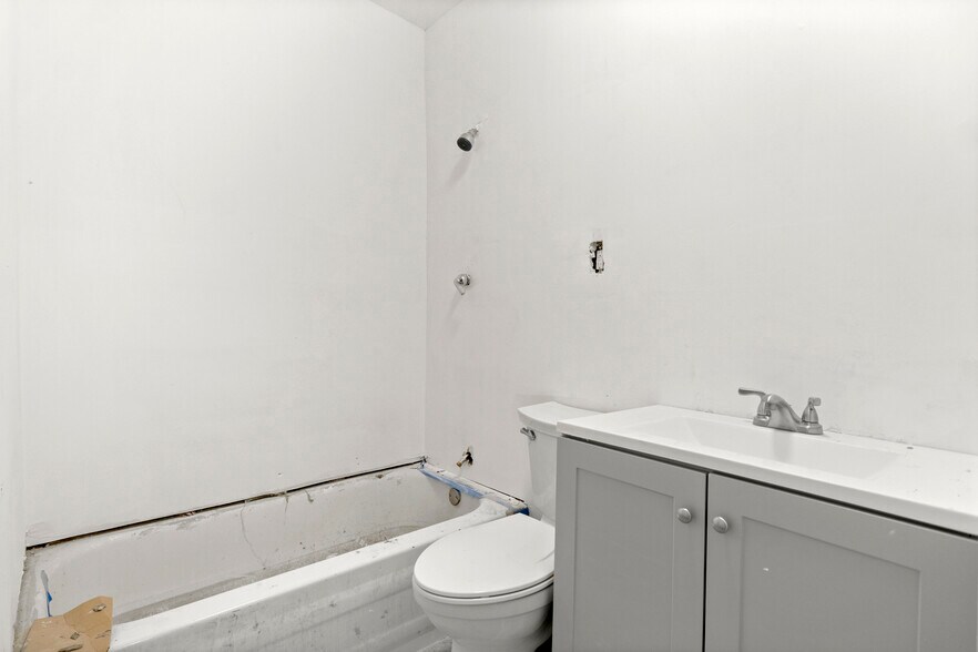 More Photos Of 19424 W Warren Ave, Detroit Storefront For Sale