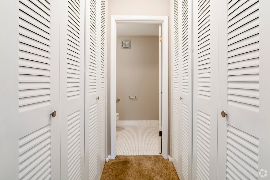 More Photos Of 6440 Fairfield Ave, Fort Wayne Apartments For Sale