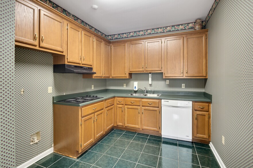 More Photos Of 6920 Oak Forest Dr, Olive Branch Loft Creative Space For Lease