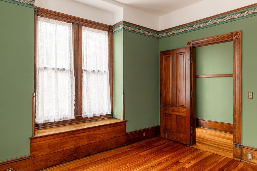 More Photos Of 892 Prince Ave, Athens Medical For Lease