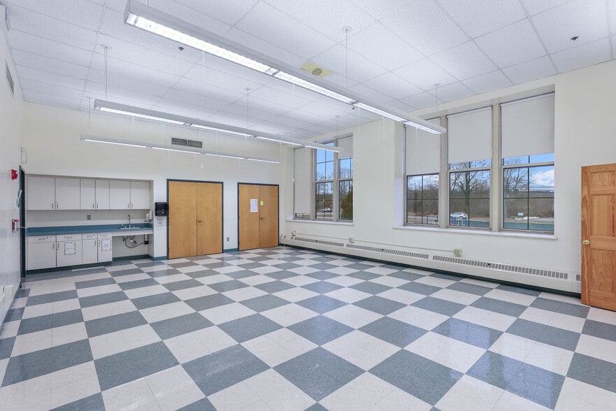 More Photos Of 651 Norwich Rd, Plainfield Schools For Sale