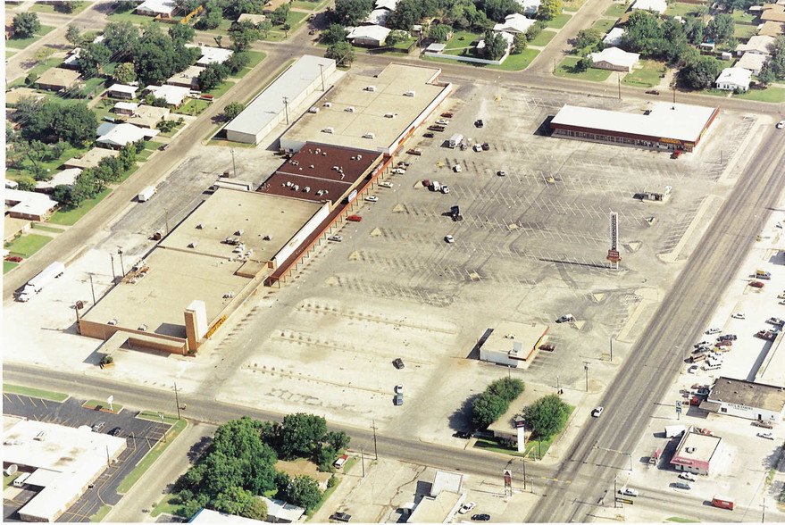 Primary Photo Of 1200 Mockingbird Ln, Abilene Unknown For Lease