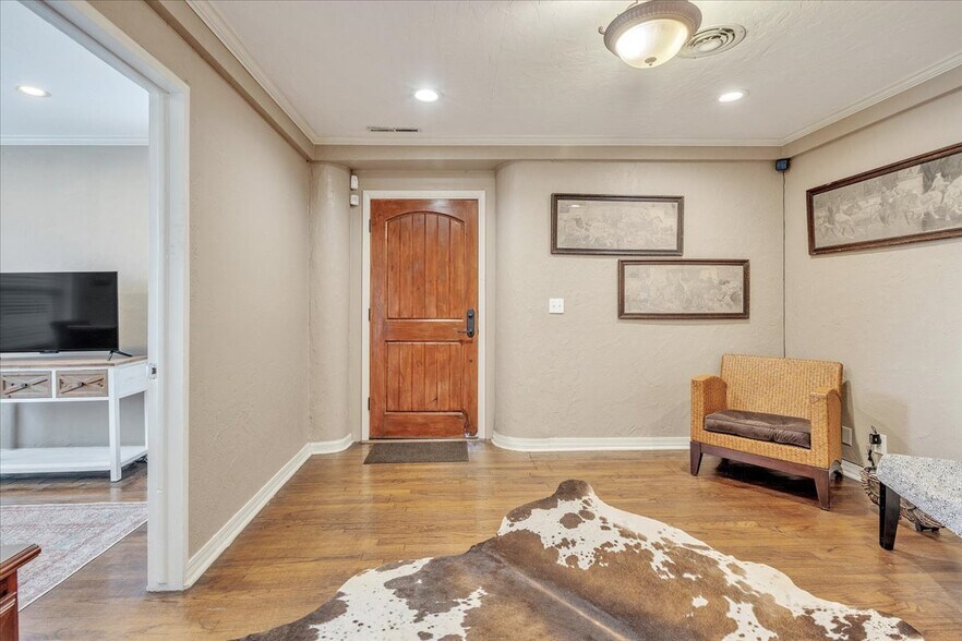 More Photos Of 1224 NW 50th St, Oklahoma City Loft Creative Space For Sale