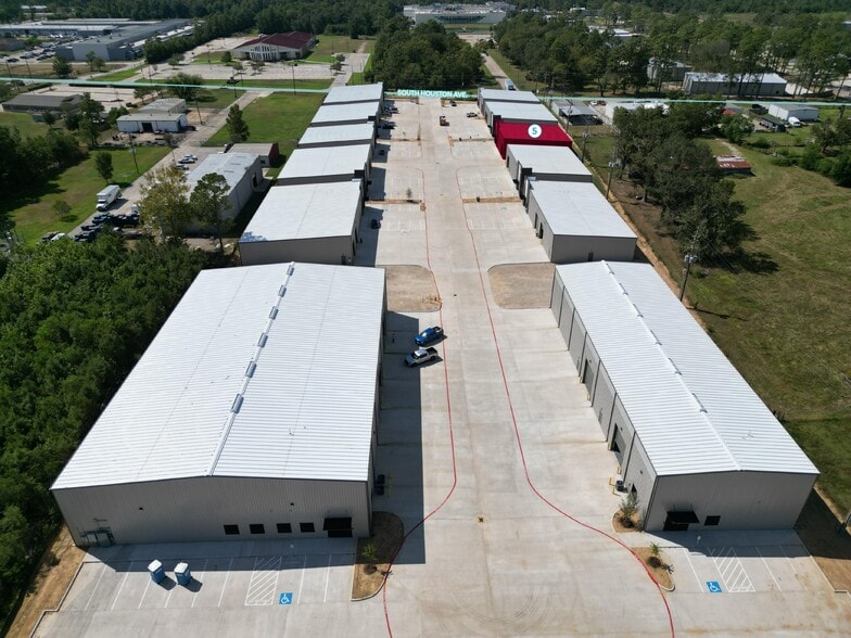 More Photos Of 2323 S Houston Ave, Humble Manufacturing For Sale