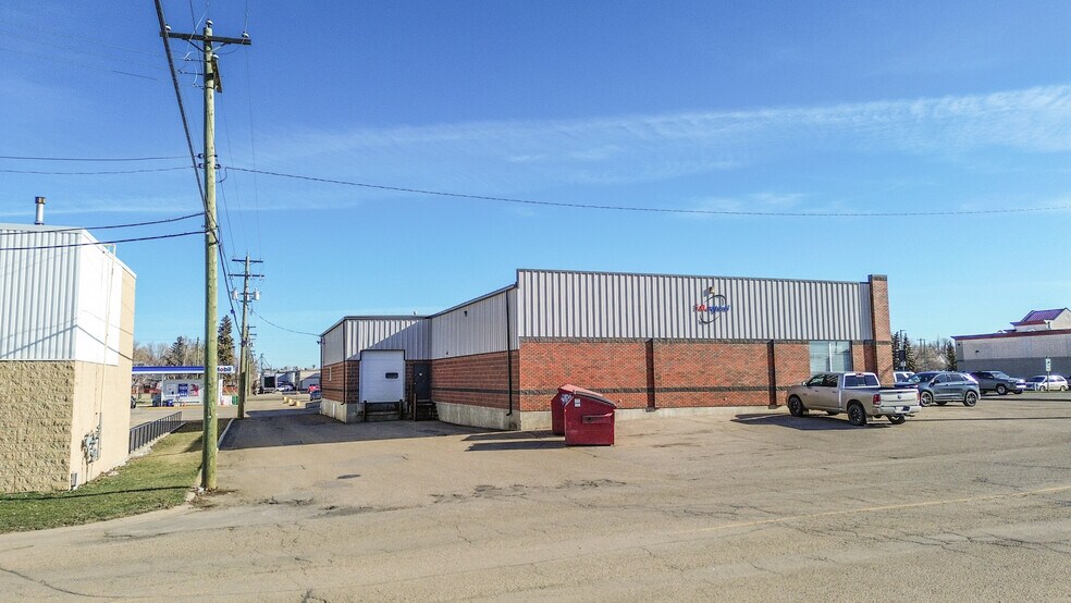More Photos Of 4602 50 St, Stettler Light Manufacturing For Sale