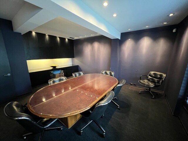 More Photos Of 2326-2330 NW Everett St, Portland Office For Lease