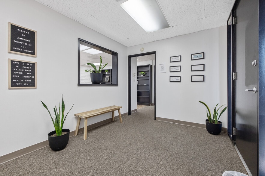 More Photos Of 1620 W Mineral King Ave, Visalia Office For Sale