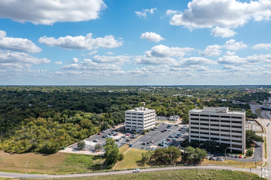 More Photos Of 2601 Scott Ave, Fort Worth Office For Lease