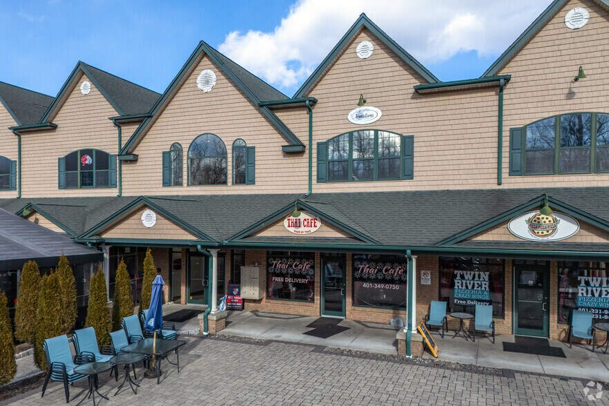 More Photos Of 55 Douglas Pike, Smithfield Bar For Sale