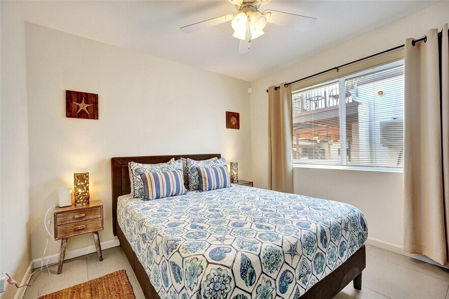 More Photos Of 322 Oklahoma St, Hollywood Multifamily For Sale