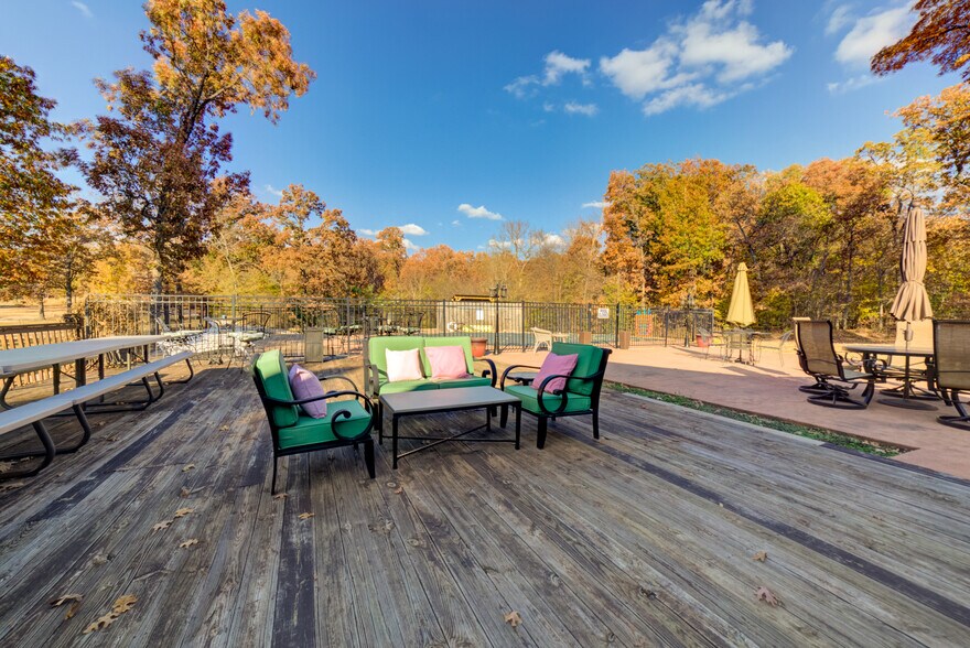 More Photos Of 446724 E 390 Rd, Langley Hotel For Sale