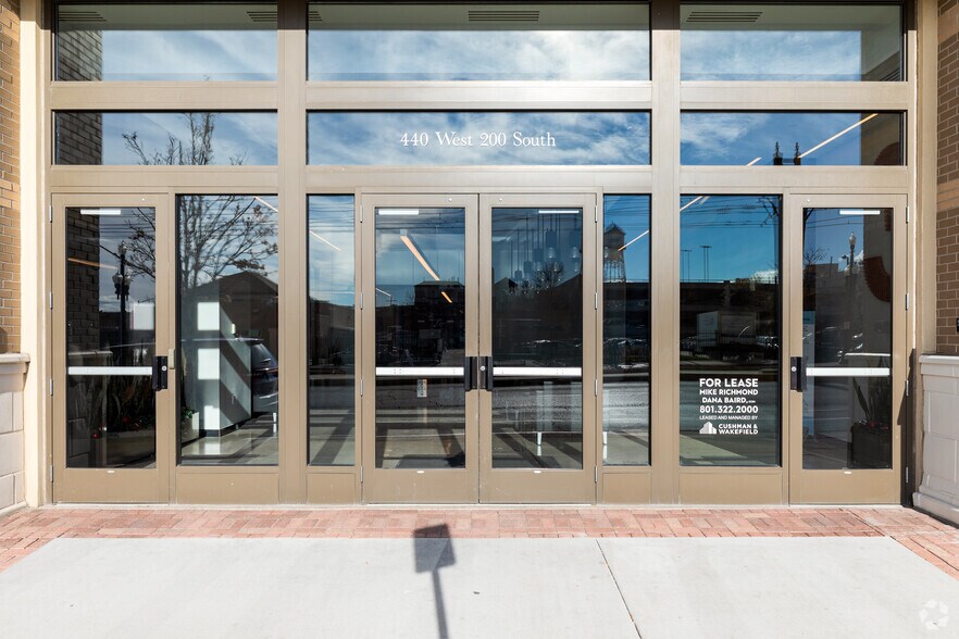 More Photos Of 440 W 200 S, Salt Lake City Office For Lease