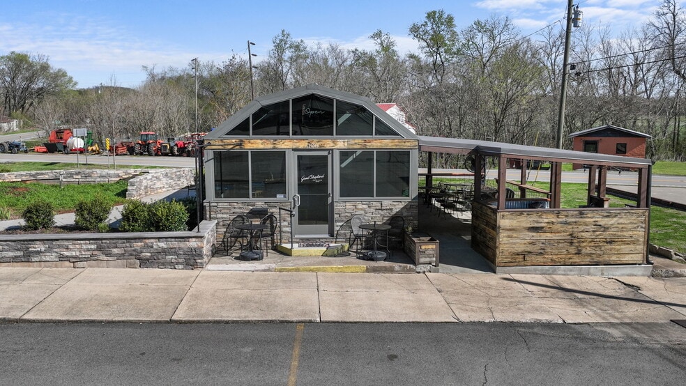 More Photos Of 106 Northside Sq, Petersburg Restaurant For Sale