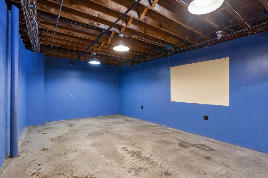More Photos Of 200 N State St, Concord Flex For Lease