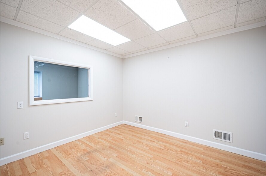 More Photos Of 324 Ringwood Ave, Pompton Lakes Light Manufacturing For Lease