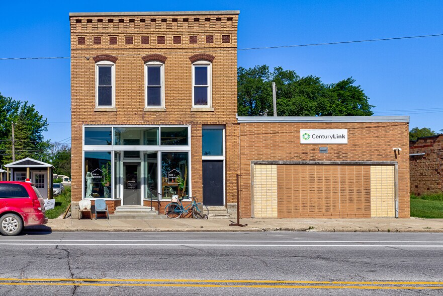 Primary Photo Of 611 Main St, Jewell Storefront Retail Residential For Sale