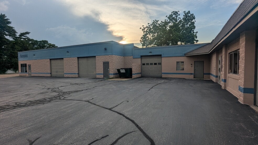 More Photos Of 3525 W Main St, Belleville Industrial For Sale