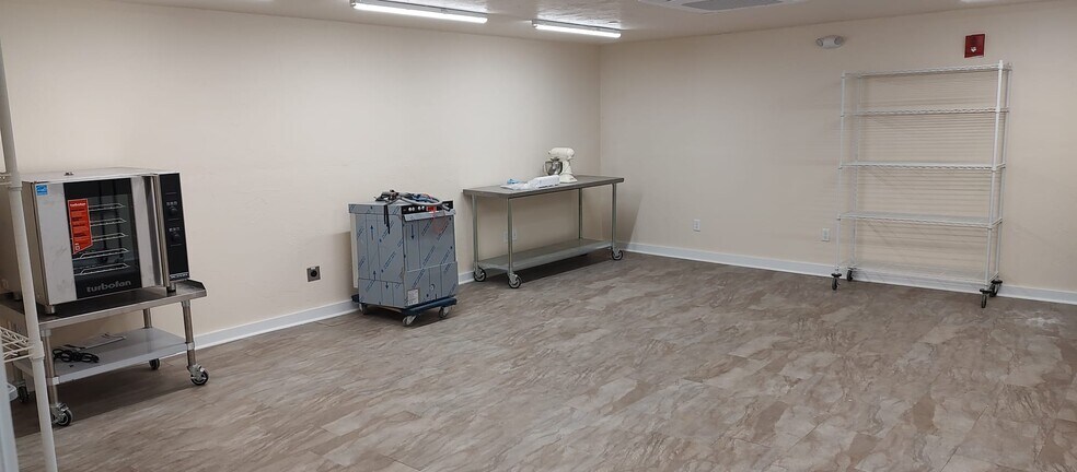 More Photos Of 135 Westboro Rd, North Grafton Storefront For Sale