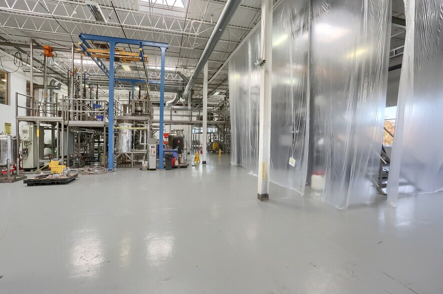 More Photos Of 150 Gamma Dr, Pittsburgh Light Manufacturing For Lease