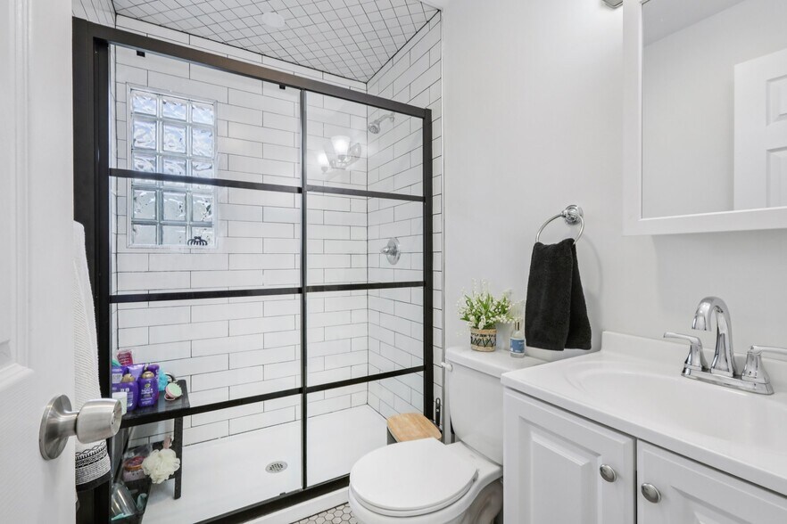 More Photos Of 11 Ramapo Rd, Garnerville Office Residential For Sale