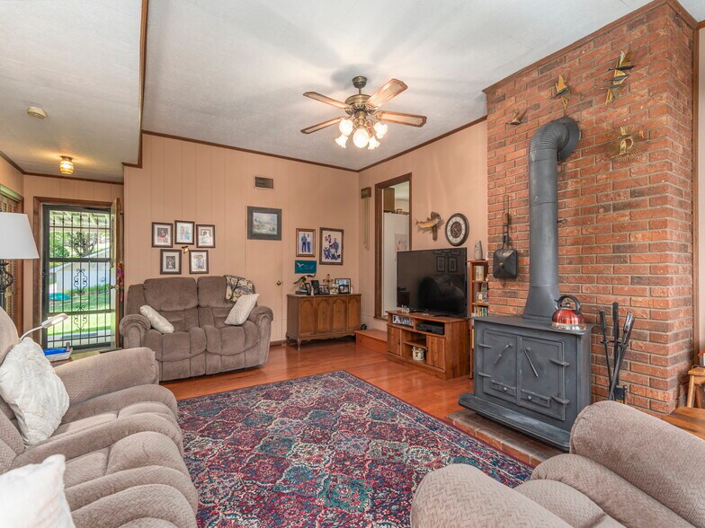 More Photos Of 96 Tower Ln, Waynesville Office For Sale