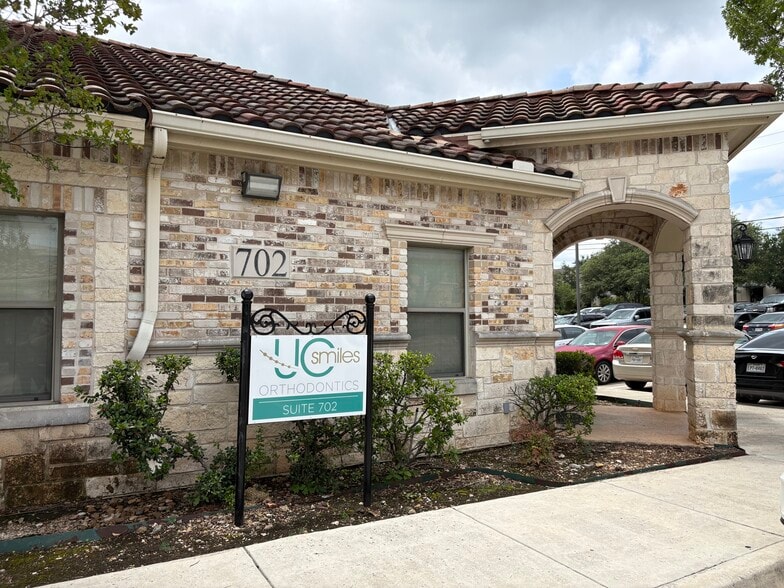 More Photos Of 1202 E Sonterra Blvd, San Antonio Medical For Lease