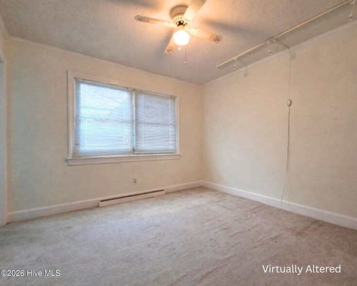 More Photos Of 2034 W 5th St, Washington Showroom For Sale