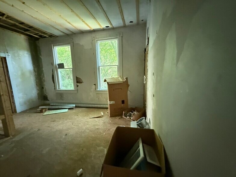 More Photos Of 2450 River Rd, Cincinnati Multifamily For Sale