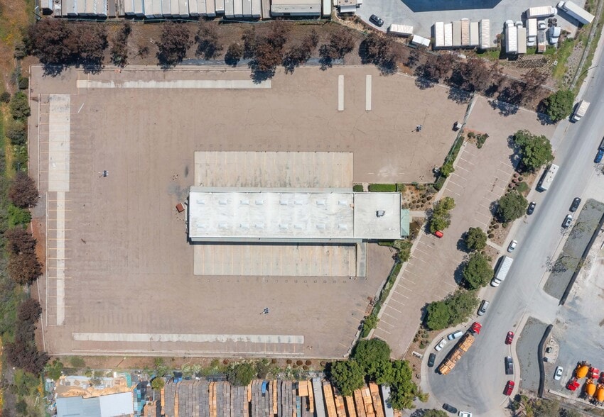 More Photos Of 6930 Cactus Ct, San Diego Truck Terminal For Lease