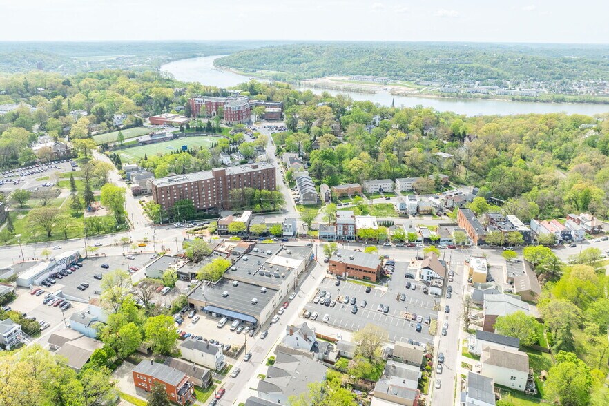 More Photos Of 2015 Madison rd, Cincinnati Storefront Retail Residential For Lease