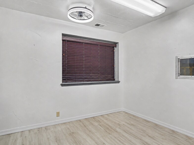 More Photos Of 400 N Macarthur Blvd, Oklahoma City Warehouse For Sale