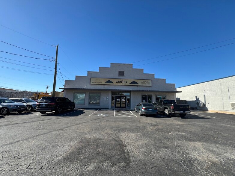 Primary Photo Of 204 N Penelope St, Belton Freestanding For Lease