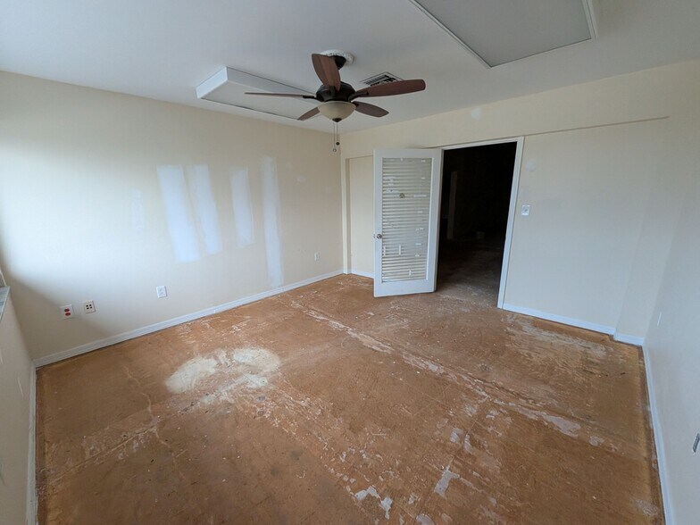 More Photos Of 10045 Overseas Hwy, Marathon Medical For Lease