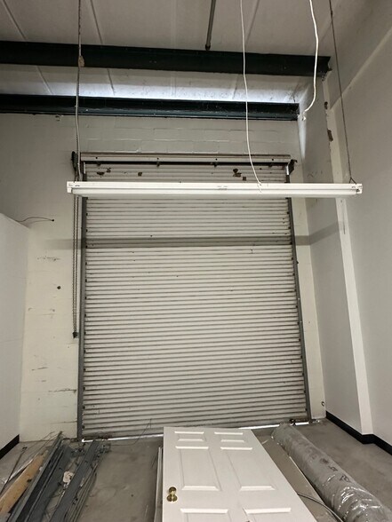 More Photos Of 1925 Barber Rd, Sarasota Warehouse For Lease
