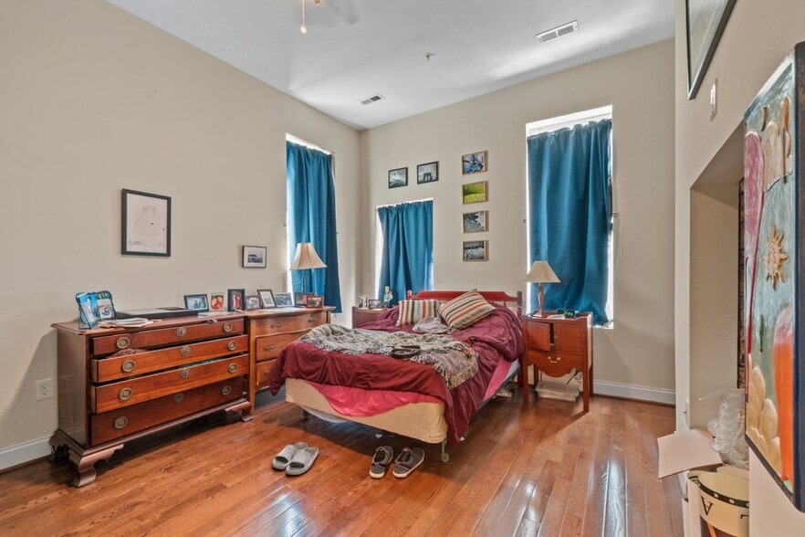 More Photos Of 2740 Saint Paul St, Baltimore Apartments For Sale