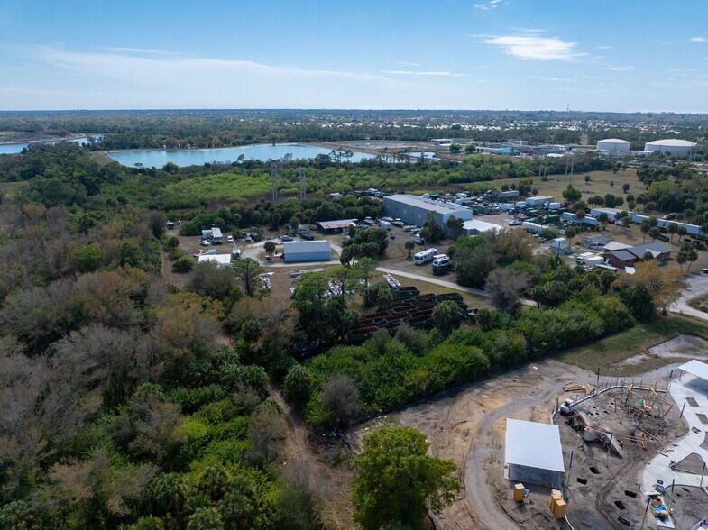 More Photos Of 3530 Laurel Rd E, North Venice Specialty For Sale