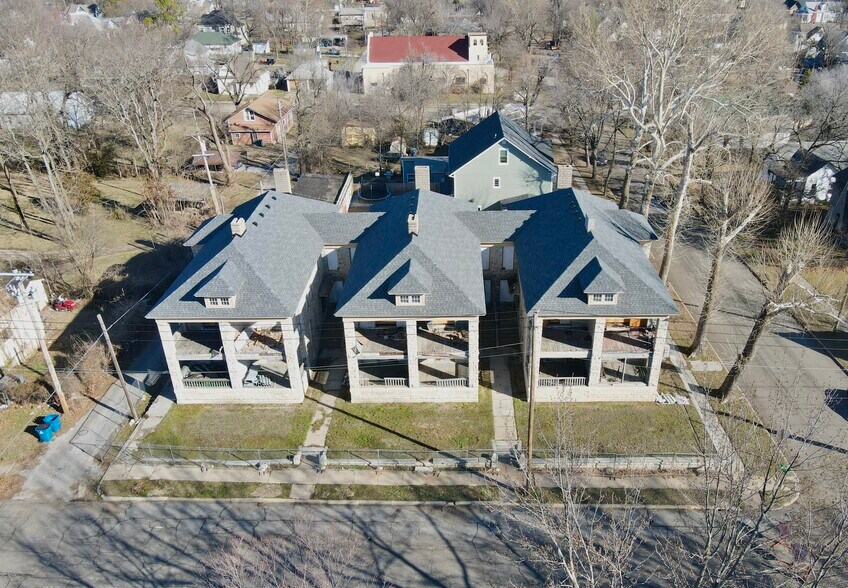 More Photos Of 801 W 1st St, Joplin Multifamily For Sale