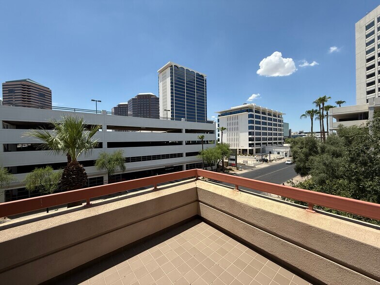More Photos Of 202 E Earll Dr, Phoenix Medical For Sale