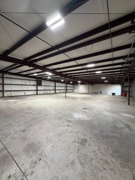 More Photos Of 1033 Wappoo Rd, Charleston Light Distribution For Lease