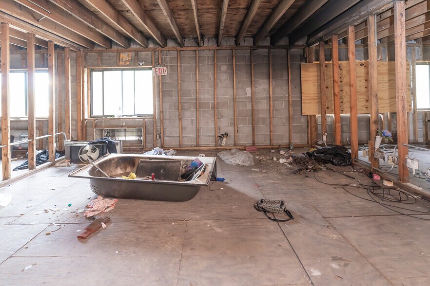 More Photos Of 6020 Shelby Oaks Dr, Memphis Hotel For Sale