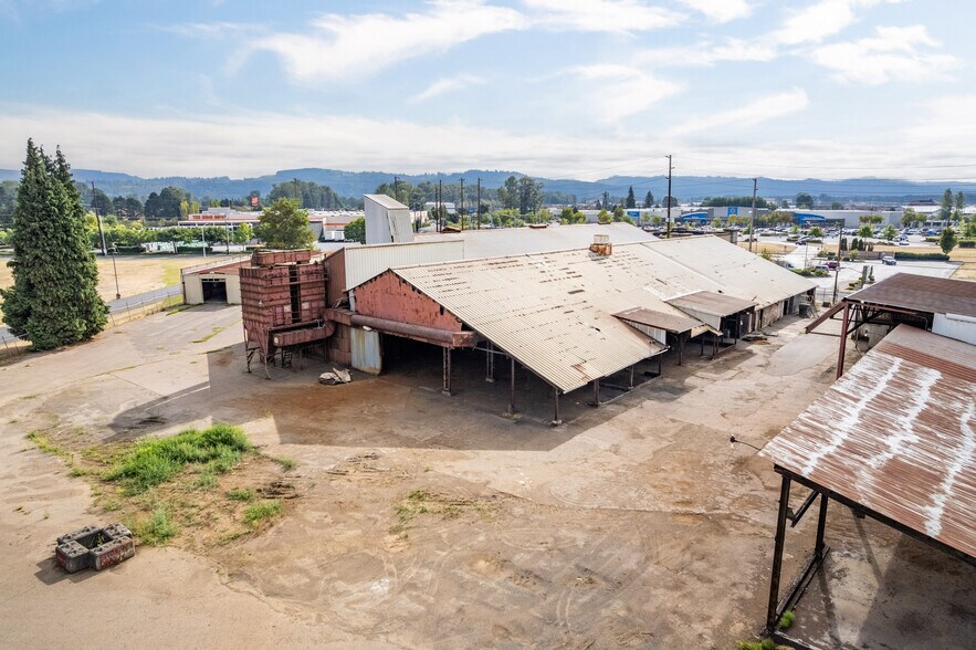 More Photos Of 523 7th Ave, Longview Warehouse For Sale